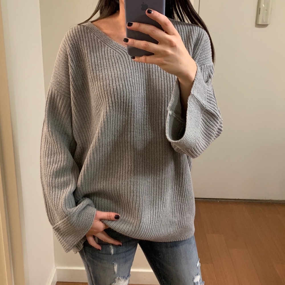 V Neck Bell Sleeve Sweater - Picture 6 of 8